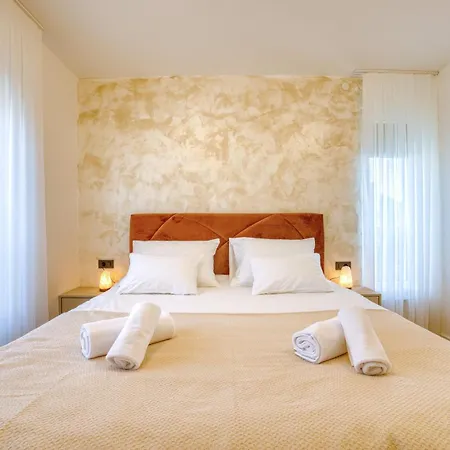 וילה Elena Zadarvillas