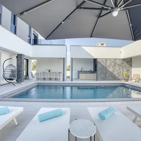 Elena Zadarvillas Zaton (Zadar)