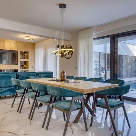 Vila Elena Zadarvillas *