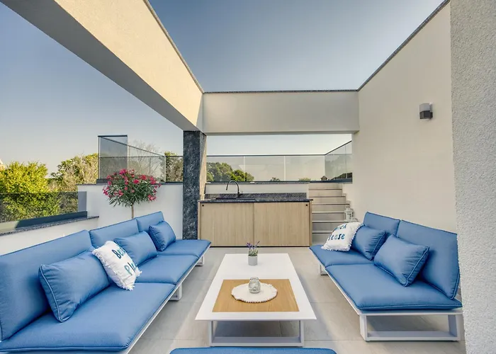 Elena Zadarvillas Villa