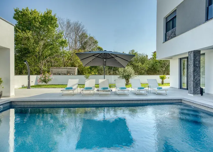 Elena Zadarvillas * Zaton (Zadar)